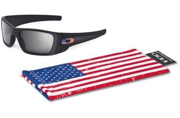 Image of Oakley SI Fuel Cell Sunglasses, Matte Black/US Flag Frame, Grey Lens OO9096-38