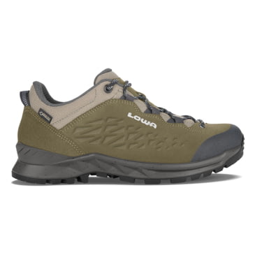 lowa trekking shoes