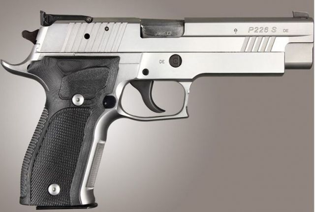 Hogue SIG Sauer P226 DA/SA Allround Checkered G10 Solid Black Black - Hogue