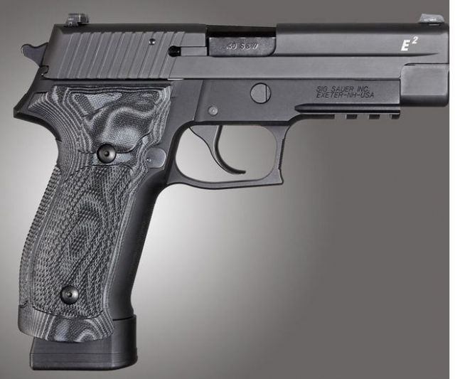 Hogue SIG Sauer P226 DA/SA Magrip Checkered G10 G-Mascus Black Black - Hogue