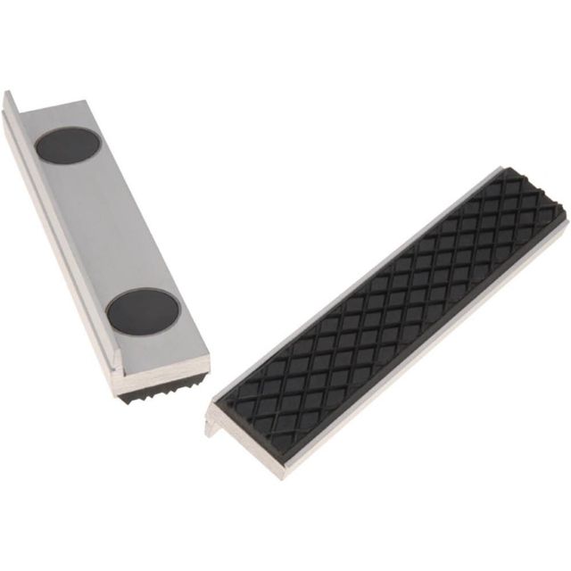 Shop Fox 5-1/2in Magnetic Jaws Pair