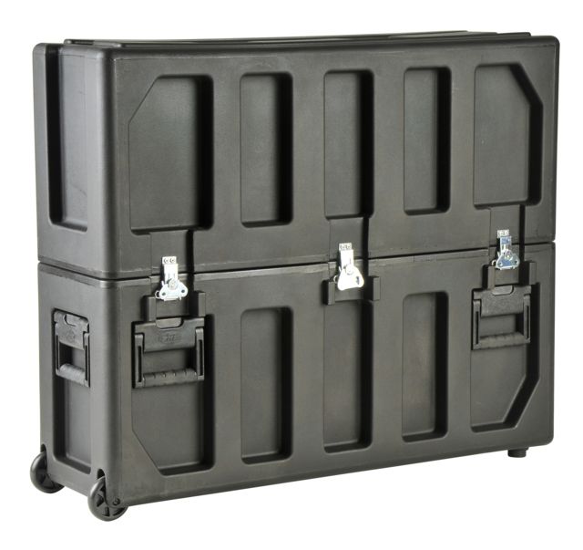 SKB Cases Cases Roto Molded LCD screen case with universal foam insert tow handle and fits 32 to 37 screens - Skb Cases