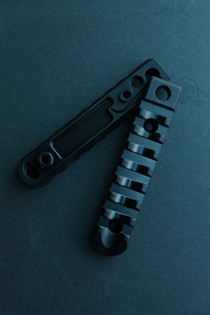 V Seven Scar Rail Section Set Of 2 - V Seven