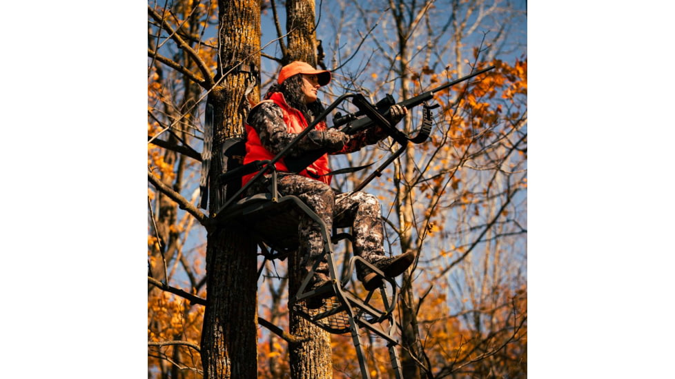 Rivers Edge Treestands Deluxe Ladder Stand, Black RE647